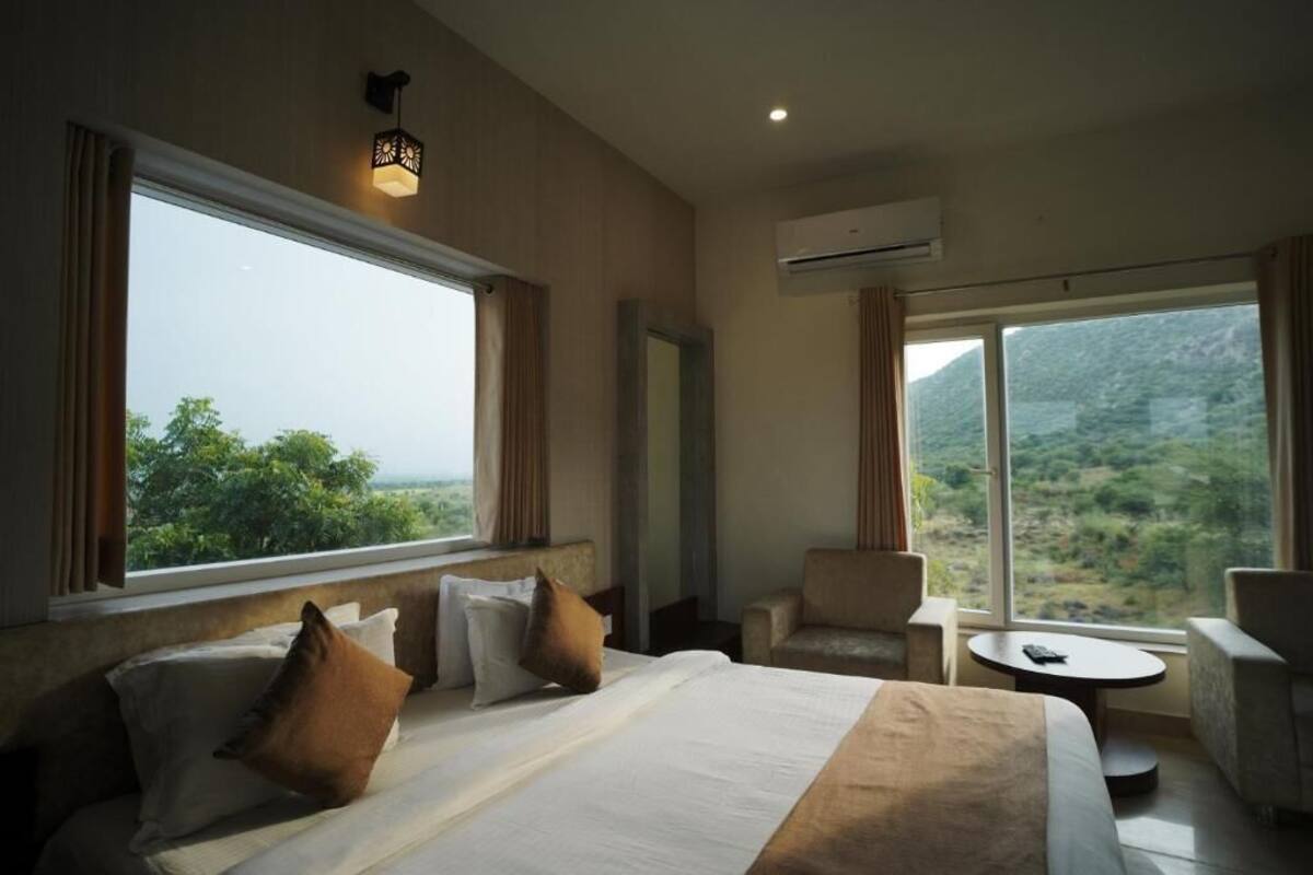 Executive Double Room, Balcony, Garden View | Desk, WiFi (free)