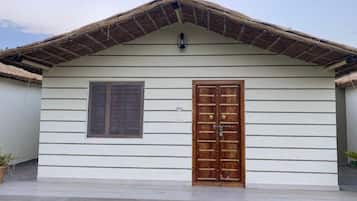 Luxury Cottage | Exterior detail