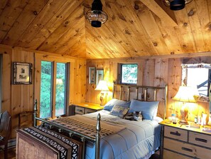 4 bedrooms, iron/ironing board, WiFi - Lakefront 4-bedroom property with spectacular views of Blue Mountain Lake. (Blue Mountain Lake)