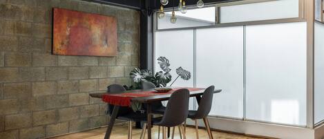 Suite | Dining