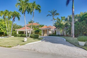 Unclassified image, 3 of 64, button - Tortuga C20 Luxury 5-Bedroom Villa at the Punta Cana Resort (Punta Cana)