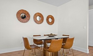 Dining - Beach Vibes Flow-Hub Trail Access House! (Bentonville)