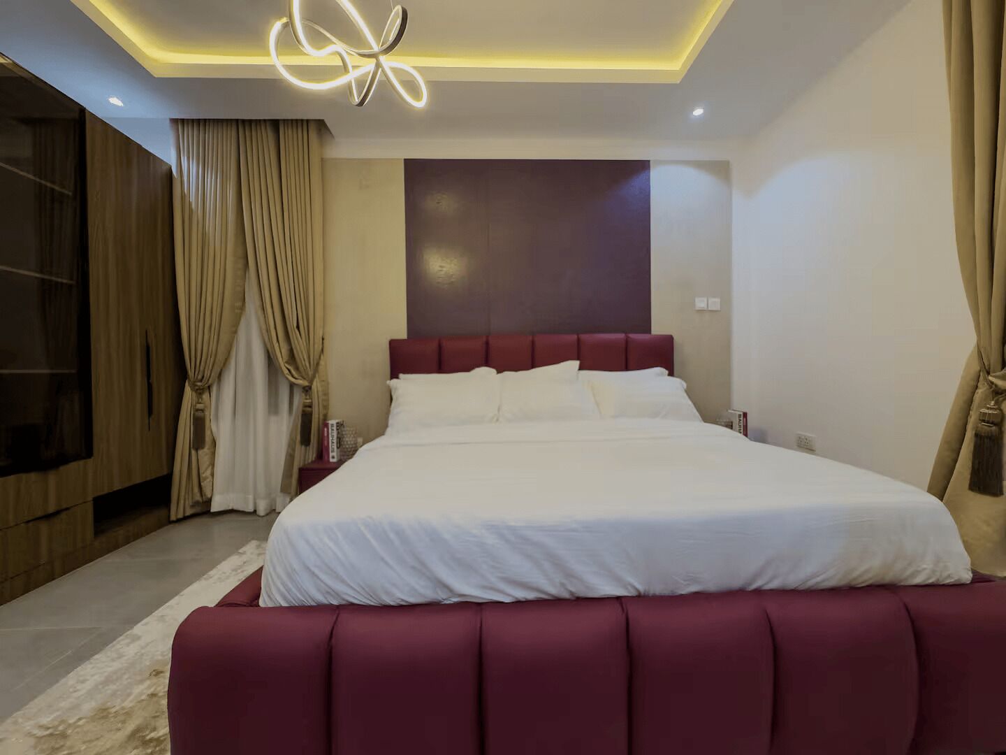 1 bedroom, desk, iron/ironing board, WiFi (free)