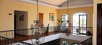 HOTEL LEON INN