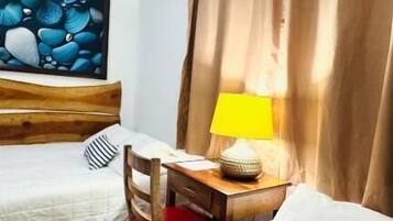 Habitación cuádruple estándar | Escritorio y wifi gratis