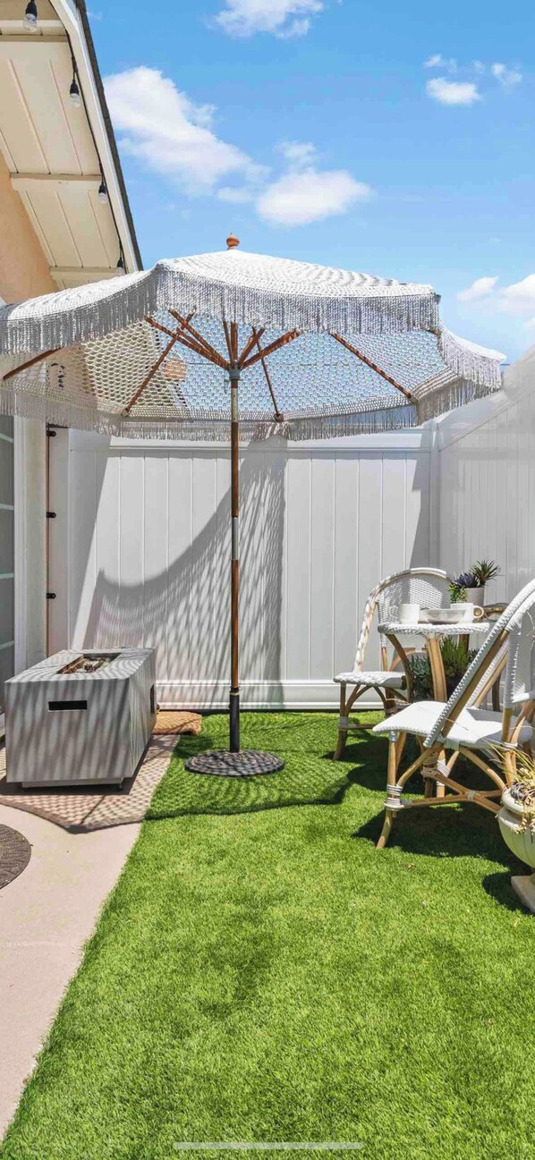 Outdoor dining - (San Diego)
