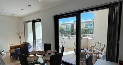 Lux Apt with Pool and Sea Views