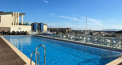 Lux Apt with Pool and Sea Views