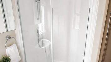 House, 3 Bedrooms | Bathroom