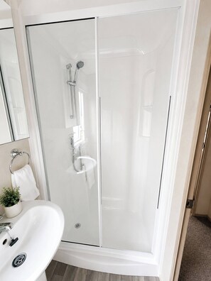 House, 3 Bedrooms | Bathroom