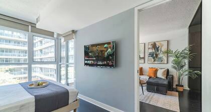 Sun-drenched urban studio loft sleeping up to 6