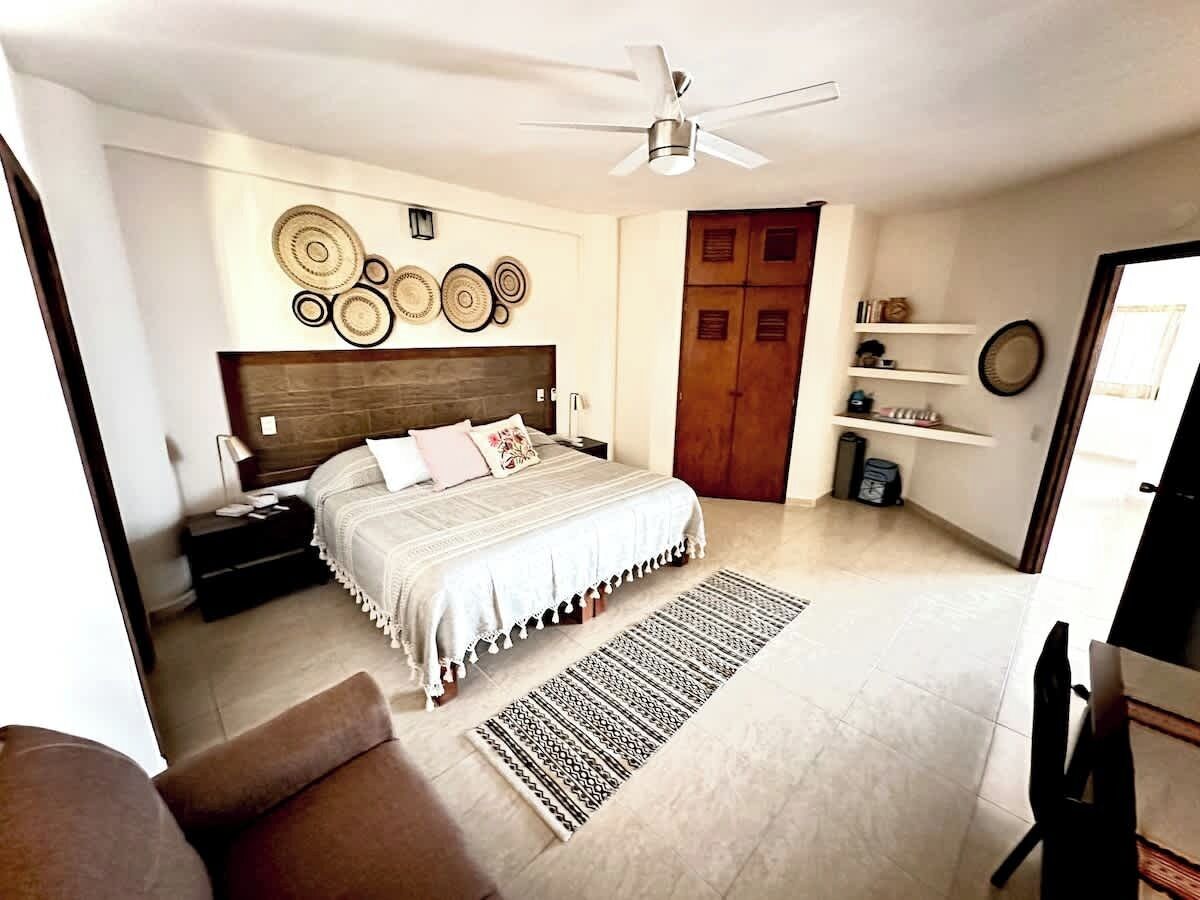 1 Schlafzimmer, Schreibtisch, Bügeleisen/Bügelbrett, Reisekinderbett