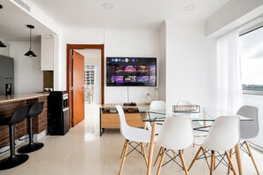 Dining - RiverView Apart Pto santa ana + garage POOL & GYM (Guayaquil)