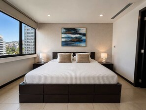 Room - Amber Escape | Lateral River View (Guayaquil)