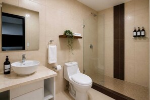 Bathroom - Zen House - Lateral River View (Guayaquil)