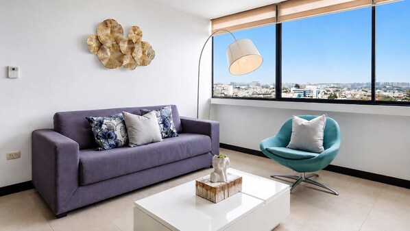 Living area - Blue Haven | Lateral City View (Guayaquil)