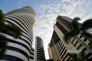 Exterior - Lateral River View/ Serena Bay +Garage (Guayaquil)