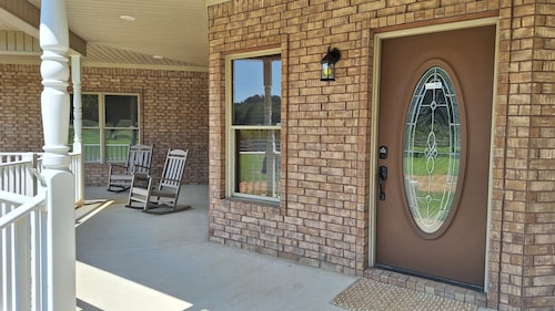 Spacious, secluded 4-bedroom house, just minutes from Reelfoot Lake State Park