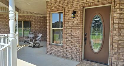 Spacious, secluded 4-bedroom house, just minutes from Reelfoot Lake State Park