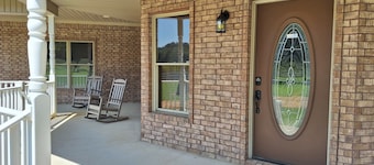 Spacious, secluded 4-bedroom house, just minutes from Reelfoot Lake State Park