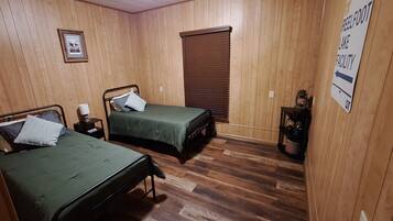 4 Schlafzimmer, Bügeleisen/Bügelbrett, kostenloses WLAN, Bettwäsche