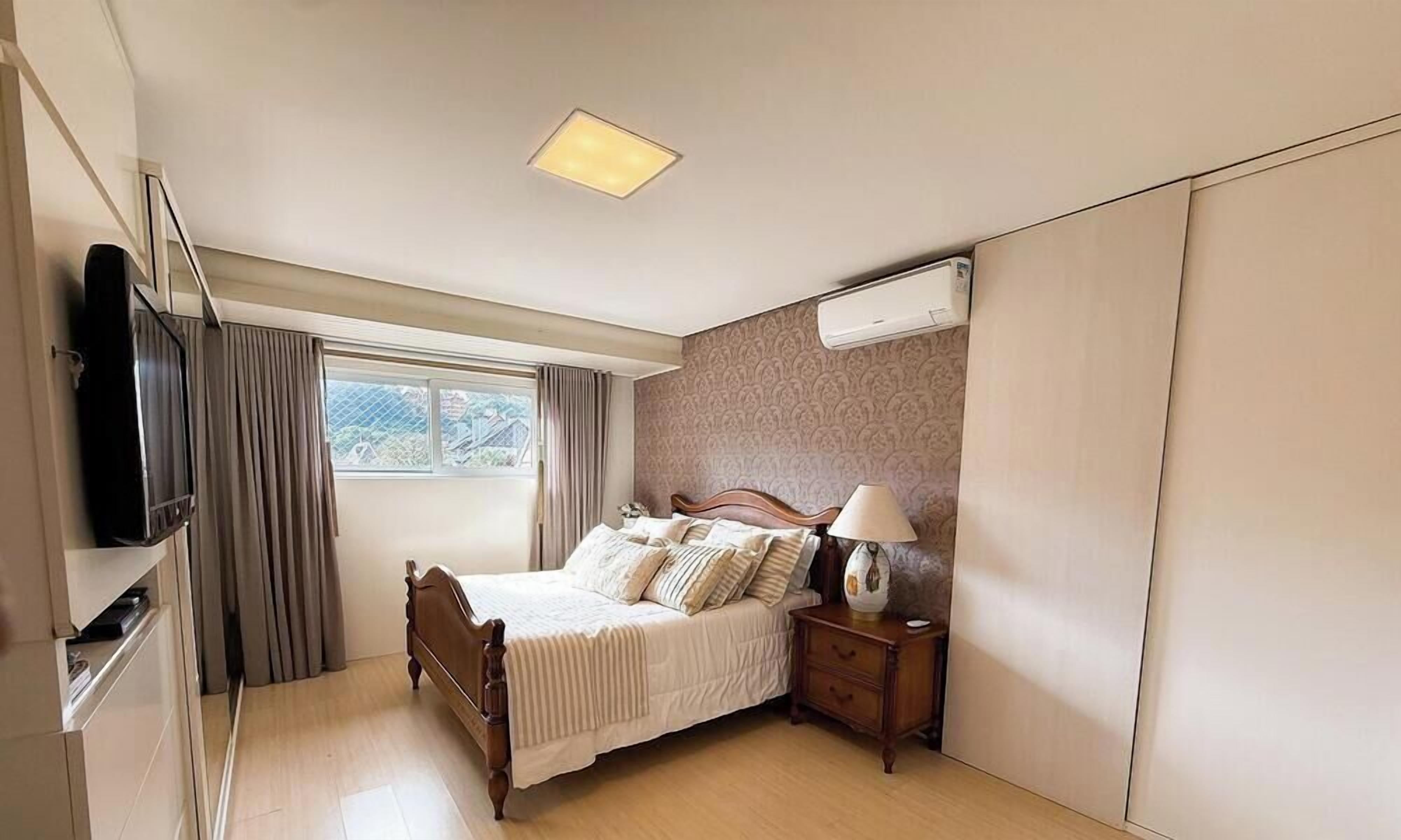 4 bedrooms