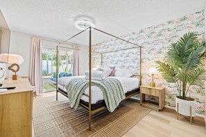 3 bedrooms, iron/ironing board, travel cot, free WiFi - New Saltwater Pool, Game Room, Arcades, Huge Lanai, Firepit (Palm Harbor)