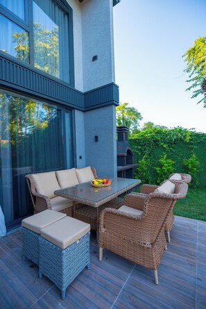 Deluxe-Villa | Speisen im Freien