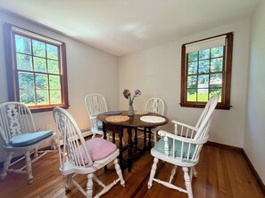 Dining - Brewster Home, 0.4 Miles / 8 Minute Walk to Beach (Brewster)