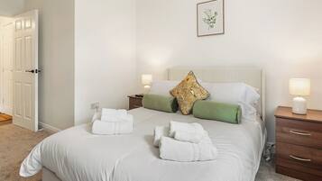 2 bedrooms, iron/ironing board, free WiFi, bed sheets