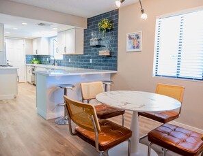 Dining - Spacious Las Vegas Retreat with Modern Comforts in a Convenient Location (Las Vegas)