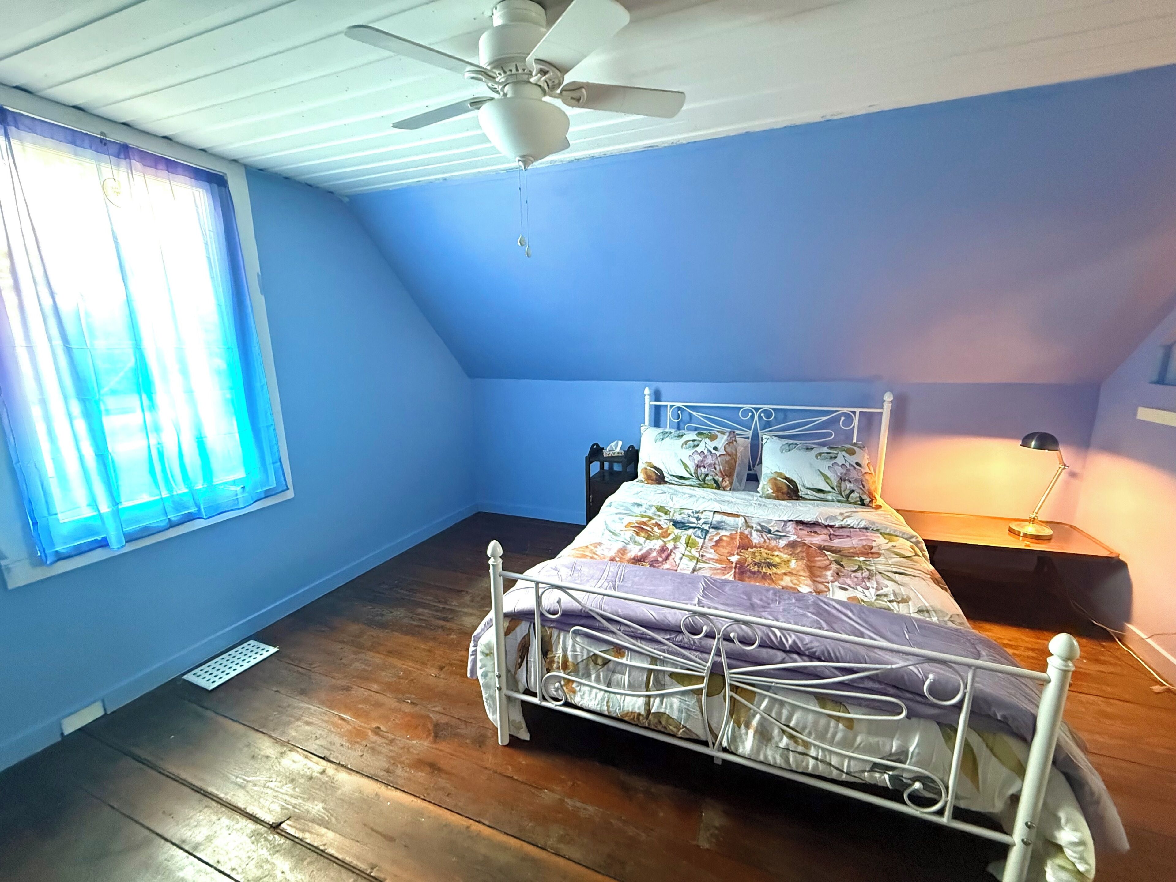 2 bedrooms, desk, free WiFi, bed sheets