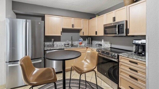 Private kitchen - Couples Escape with Ocean and Resort View (North Myrtle Beach)