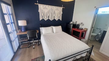 WiFi, bed sheets