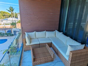 Huone, valtamerinäköala | Terassi/patio