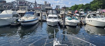 The Pink Lady Yacht - Beautiful Providence Marina