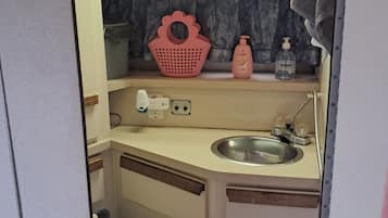 Toallas, jabón, papel de baño