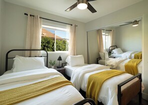 Room - Stylish 3-Bedroom Indio Retreat with Pool, A/C, and Modern Comforts (Las Vegas)