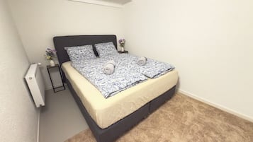 4 chambres, fer et planche à repasser, Wi-Fi, draps fournis