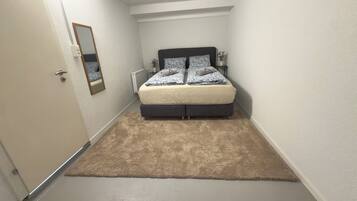 4 Schlafzimmer, Bügeleisen/Bügelbrett, WLAN, Bettwäsche
