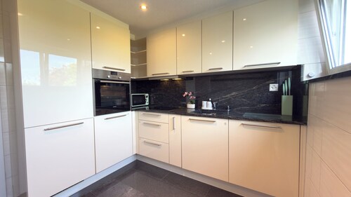 Basel Haven I Spacious Home I Free Parking I Wifi