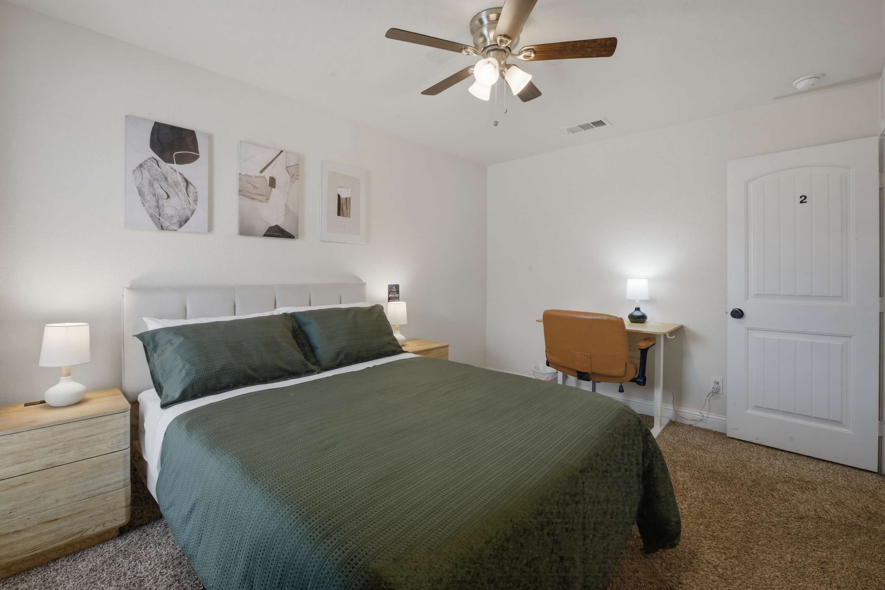 4 bedrooms, desk, iron/ironing board, WiFi