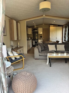 TV - Ryes valley farm retreat. Gorgeous, quiet family friendly country side stay! (Sudbury)