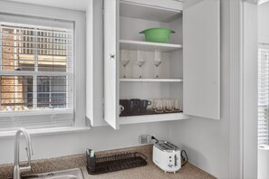 Interior - Museum & Med District Retreat 2BR + Parking (Houston)