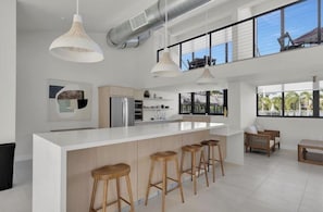 Unclassified image, 3 of 25, button - Exec Bay Resort-Style 4BR Townhome w/Beach, Marina, Heat/Chill Pool & Pickleball (Islamorada)