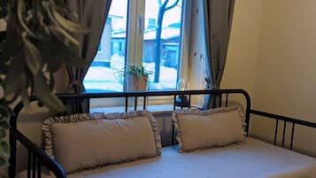 2 chambres, fer et planche à repasser, Wi-Fi, draps fournis