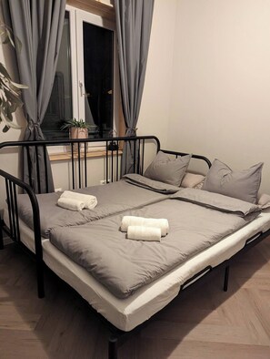 2 bedrooms, iron/ironing board, WiFi, bed sheets