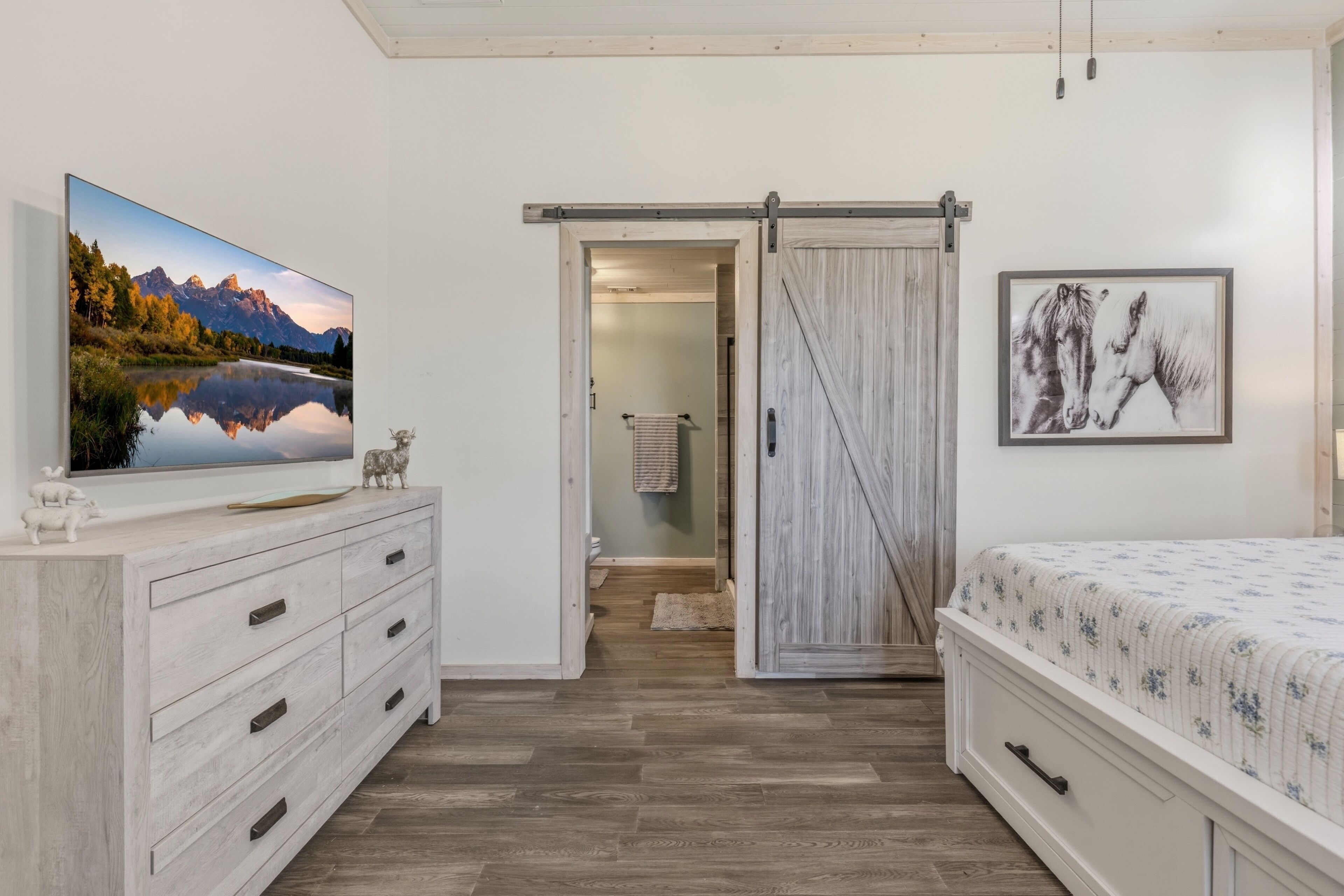 4 slaapkamers, een bureau, reisbedje, gratis wifi