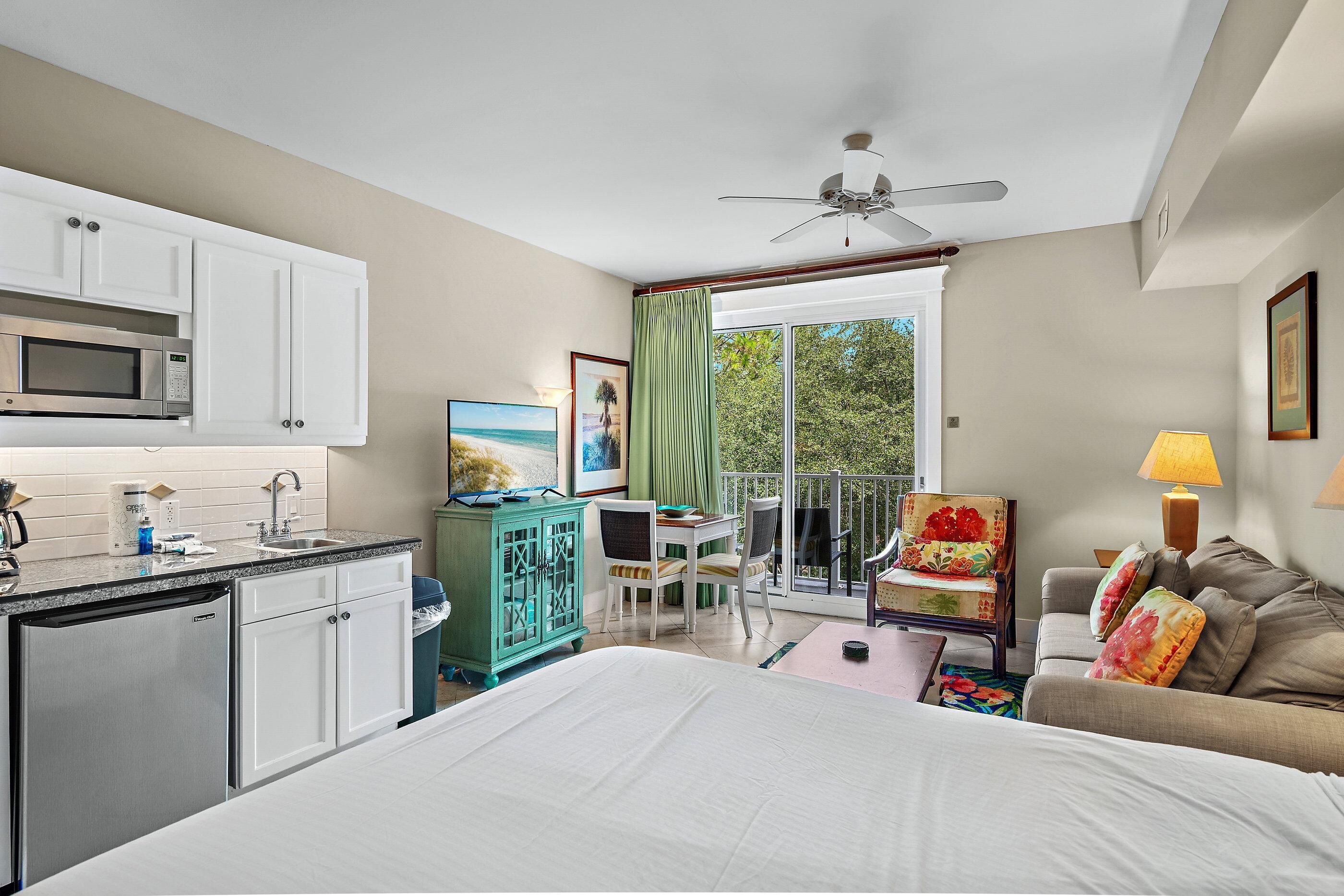 Condo, 1 Queen Bed with Sofa bed (Lasata 3315)