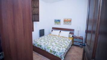 3 dormitorios, tabla de planchar con plancha, wifi y ropa de cama